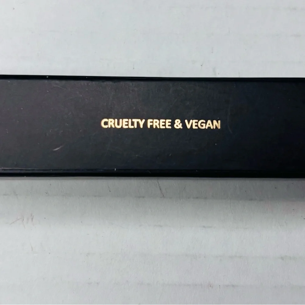 LARITZY Nudes Lip Gloss